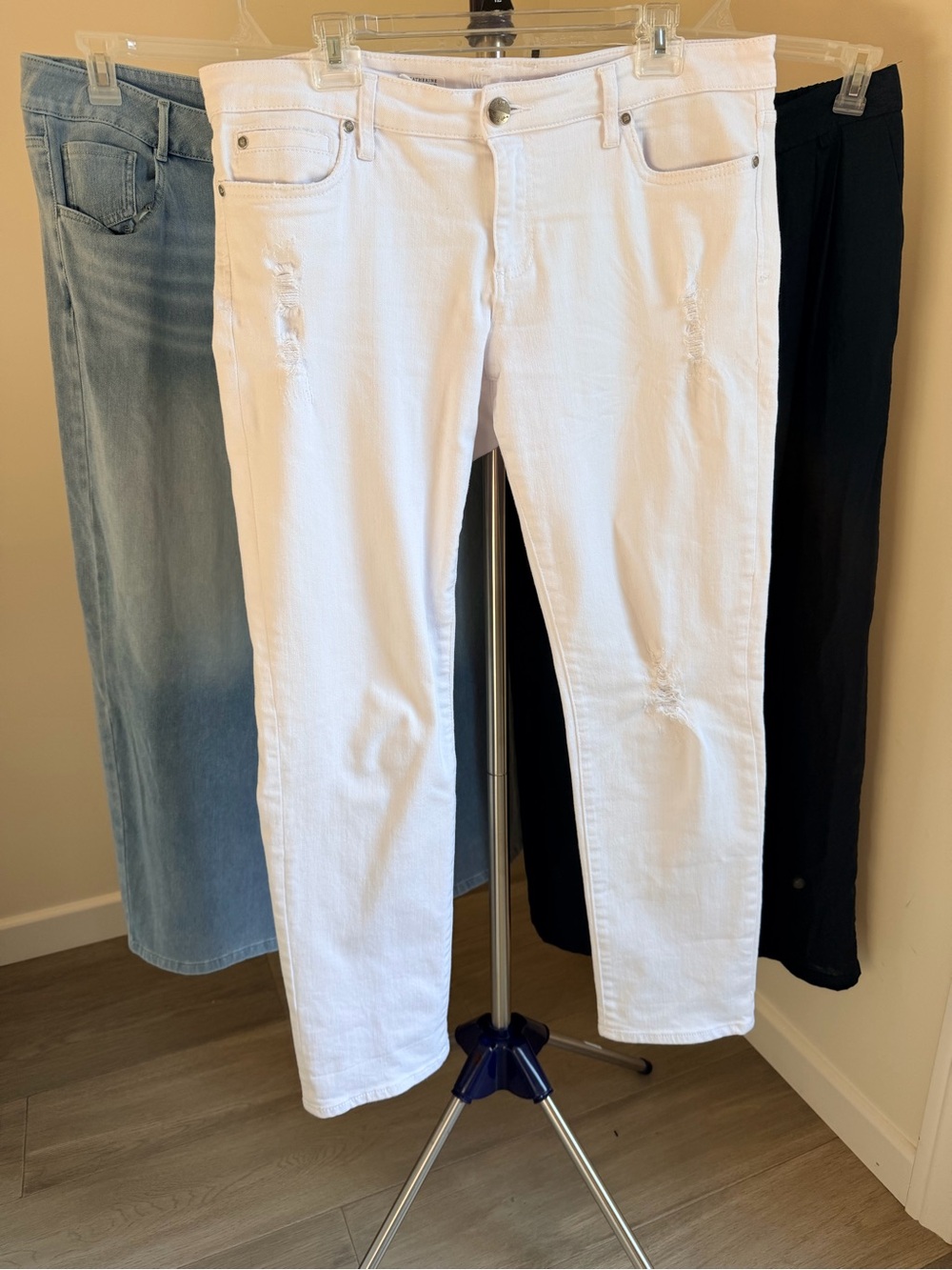 Kut from the Kloth White Straight Leg Jeans with Light Distressing size 12 - Picture 12 of 13